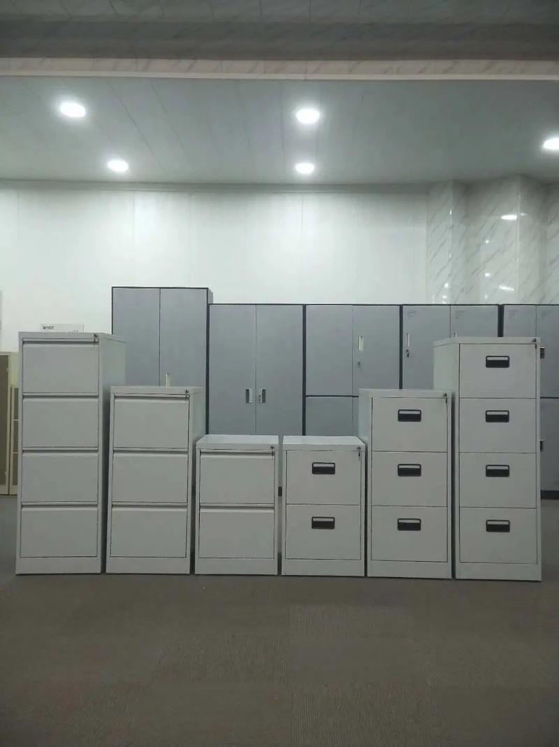 誠信經(jīng)營鐵皮柜廠家 鄭州昌順辦公家具，專業(yè)生產(chǎn)鋼制文件柜與辦公柜